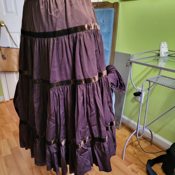 Elegant Diane von Furstenberg Silk Skirt - Picture 3 of 6